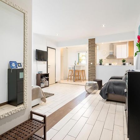 Studio Apartment La Luna Split Exteriör bild